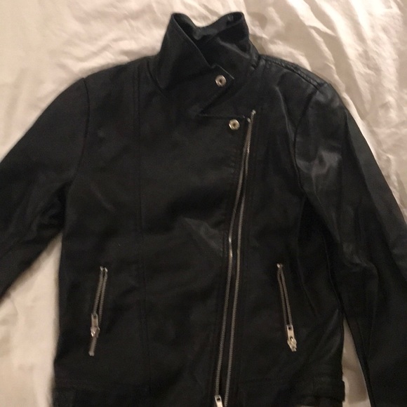 Girls vegan leather coat w/detachable hood - Picture 2 of 4